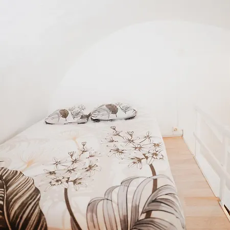 Apartment En Rez-de-chaussee Aubenas